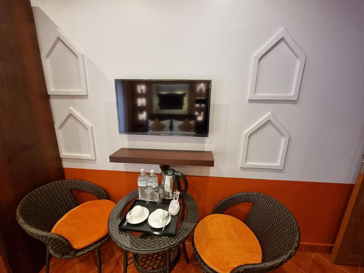 Chautari Boutique Hotel Pokhara Ngoại thất bức ảnh