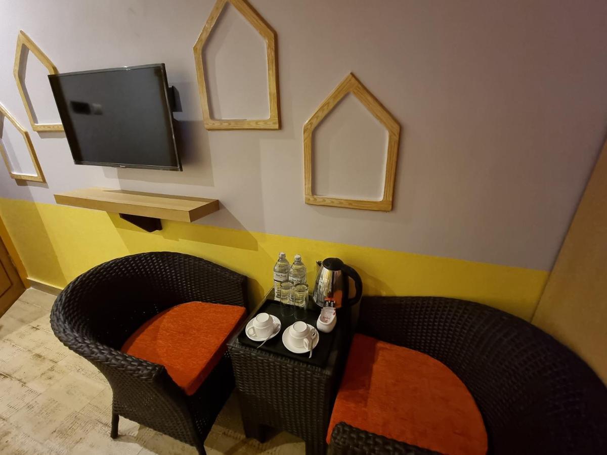 Chautari Boutique Hotel Pokhara Ngoại thất bức ảnh
