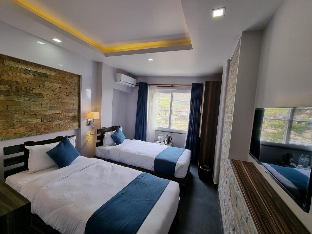 Chautari Boutique Hotel Pokhara Ngoại thất bức ảnh