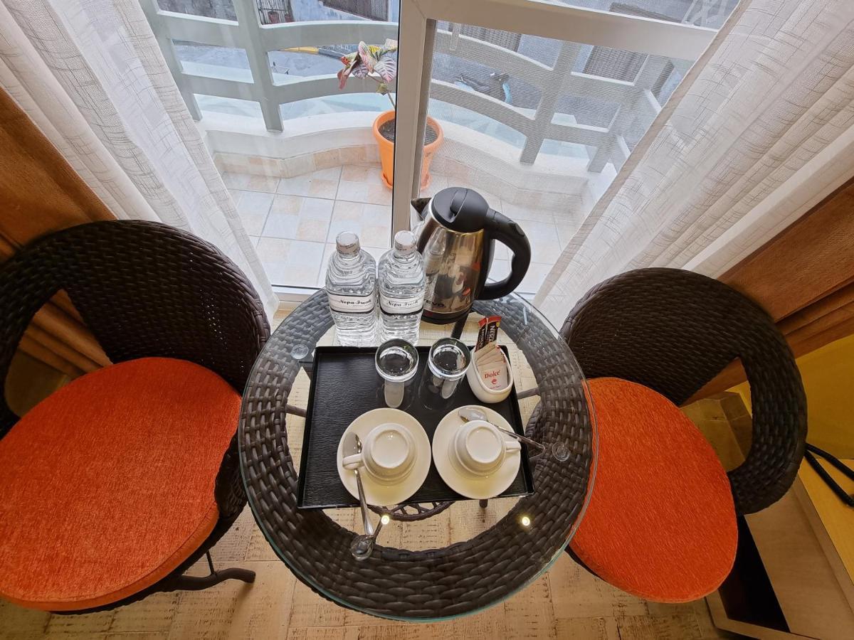 Chautari Boutique Hotel Pokhara Ngoại thất bức ảnh