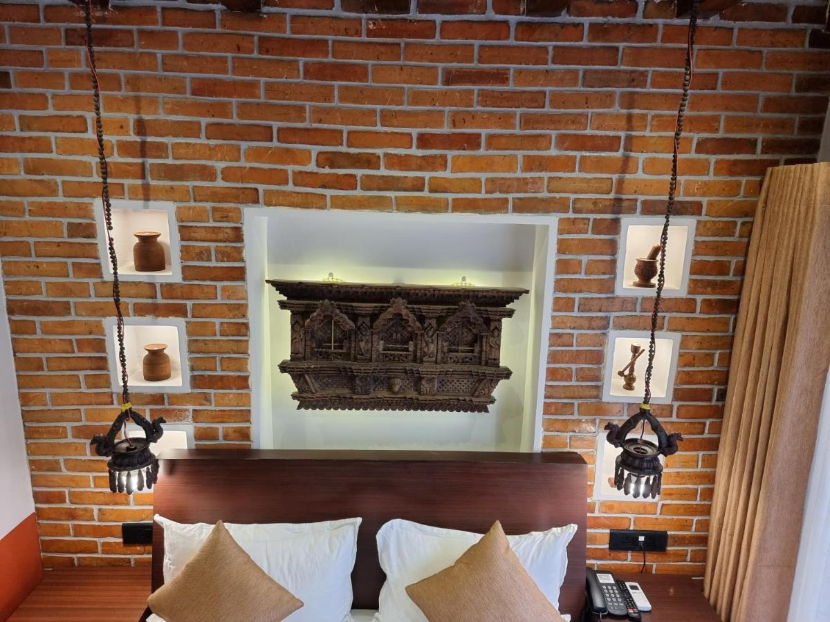 Chautari Boutique Hotel Pokhara Ngoại thất bức ảnh