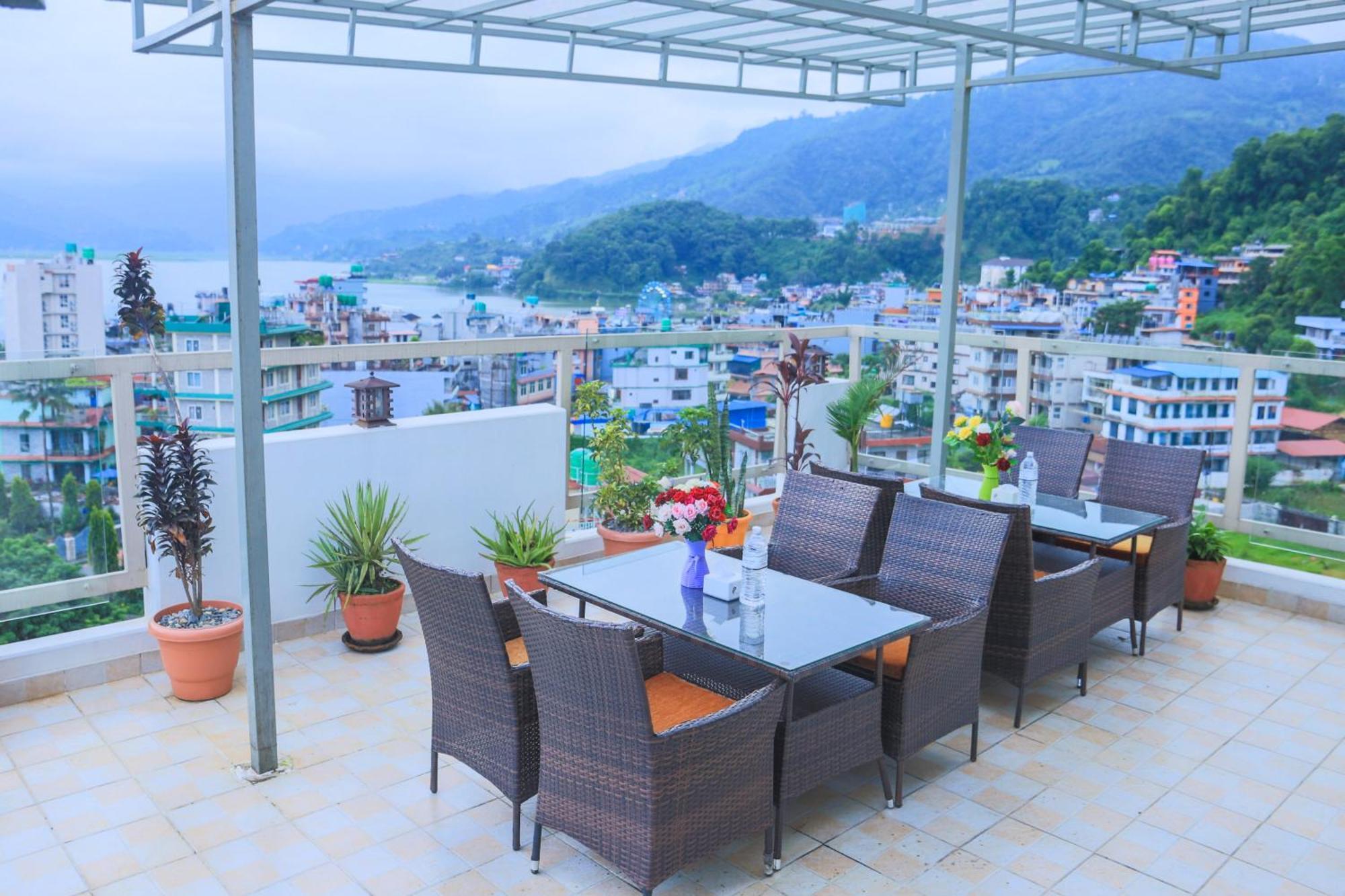 Chautari Boutique Hotel Pokhara Ngoại thất bức ảnh