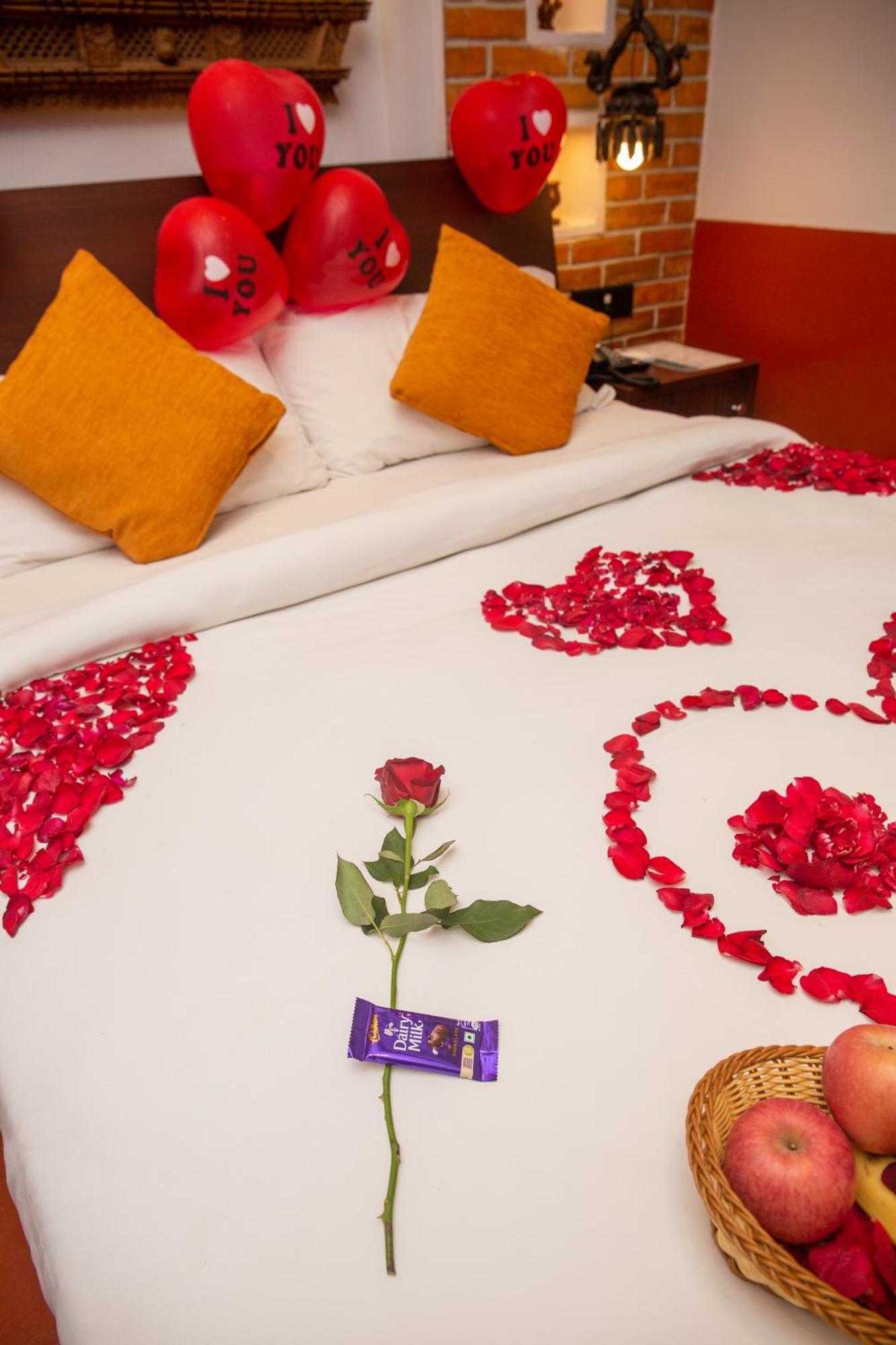 Chautari Boutique Hotel Pokhara Ngoại thất bức ảnh