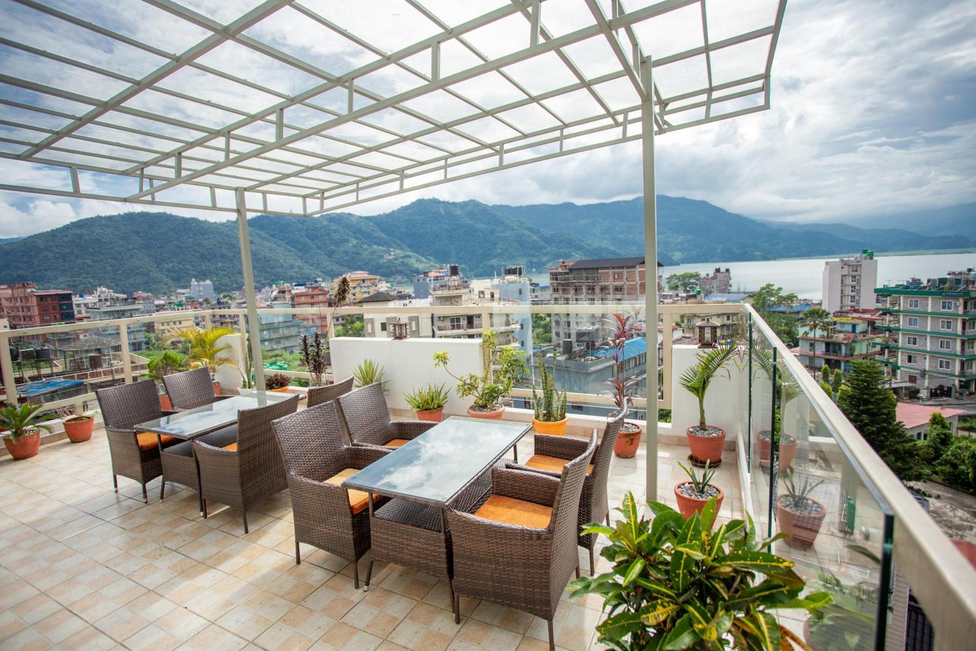 Chautari Boutique Hotel Pokhara Ngoại thất bức ảnh