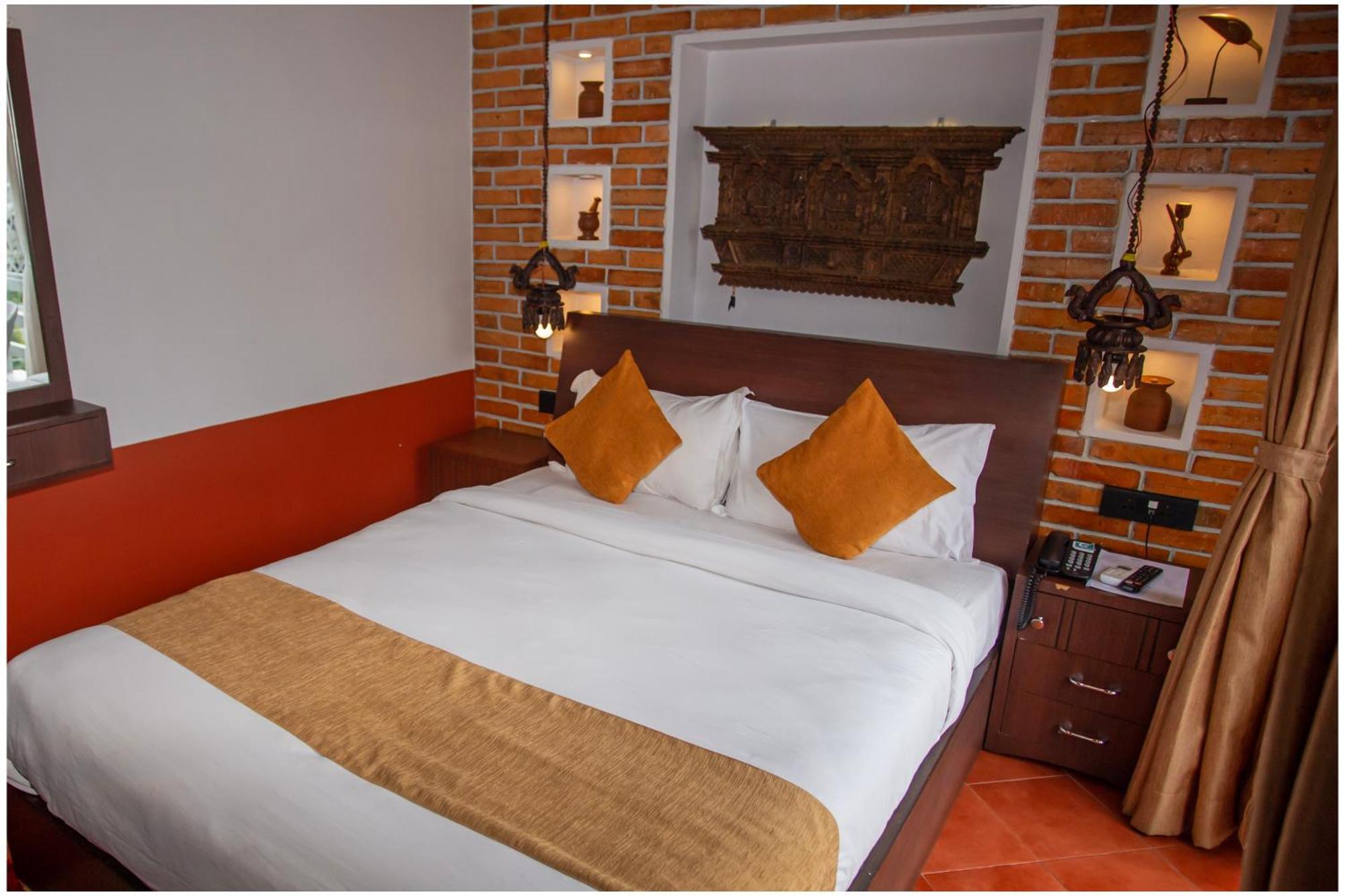 Chautari Boutique Hotel Pokhara Ngoại thất bức ảnh