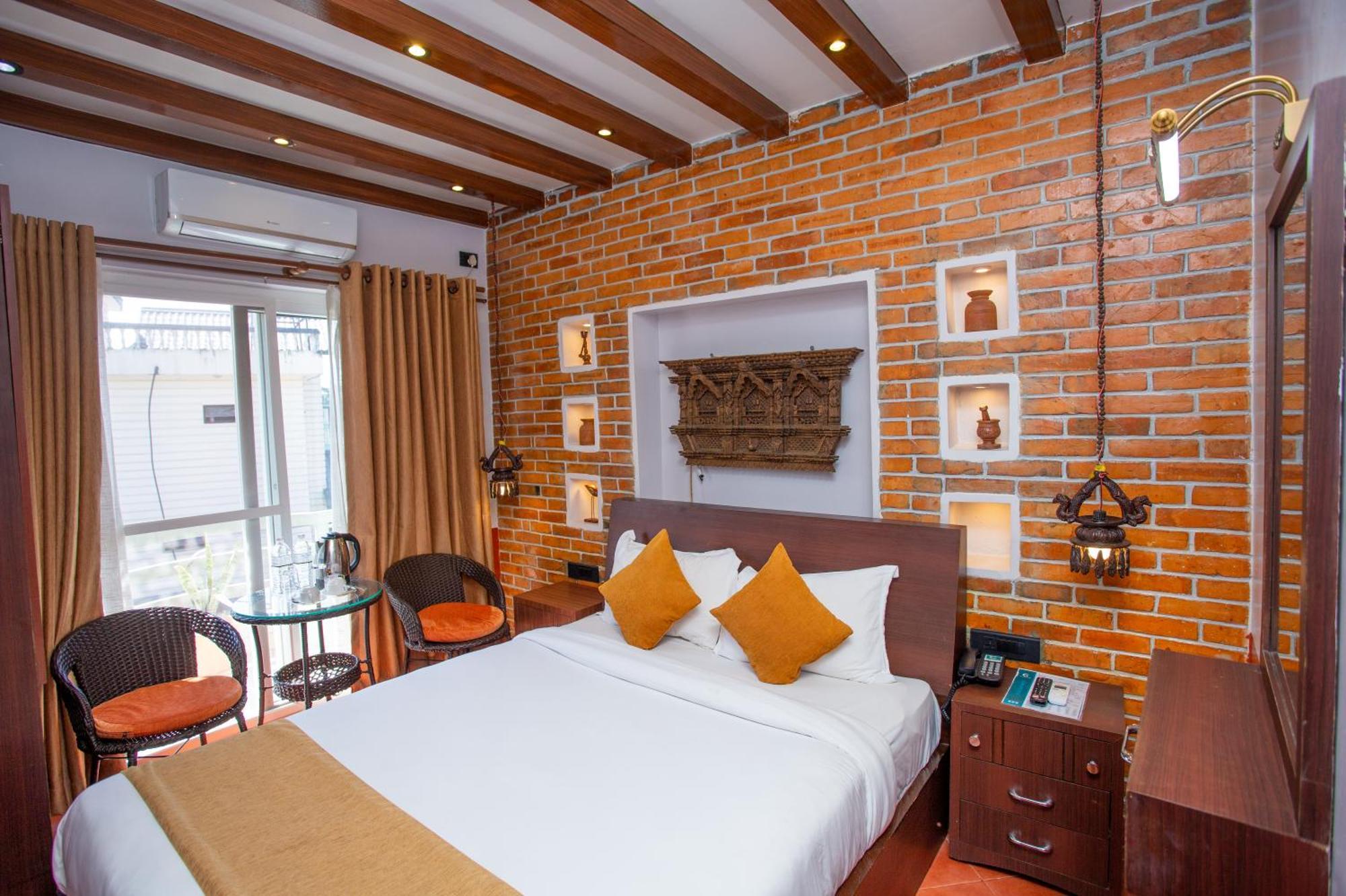 Chautari Boutique Hotel Pokhara Ngoại thất bức ảnh