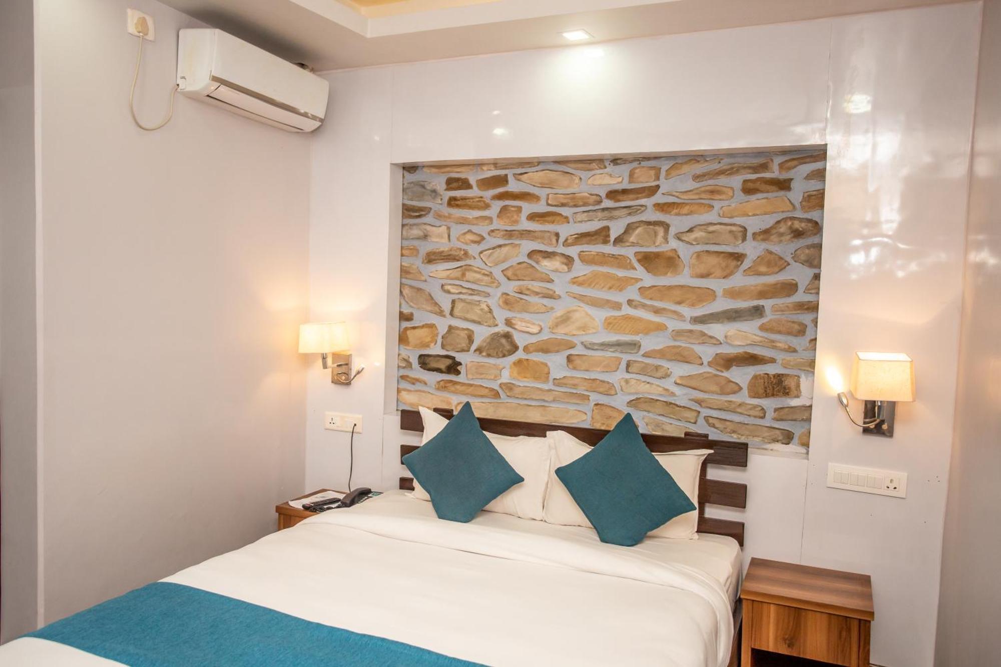 Chautari Boutique Hotel Pokhara Ngoại thất bức ảnh