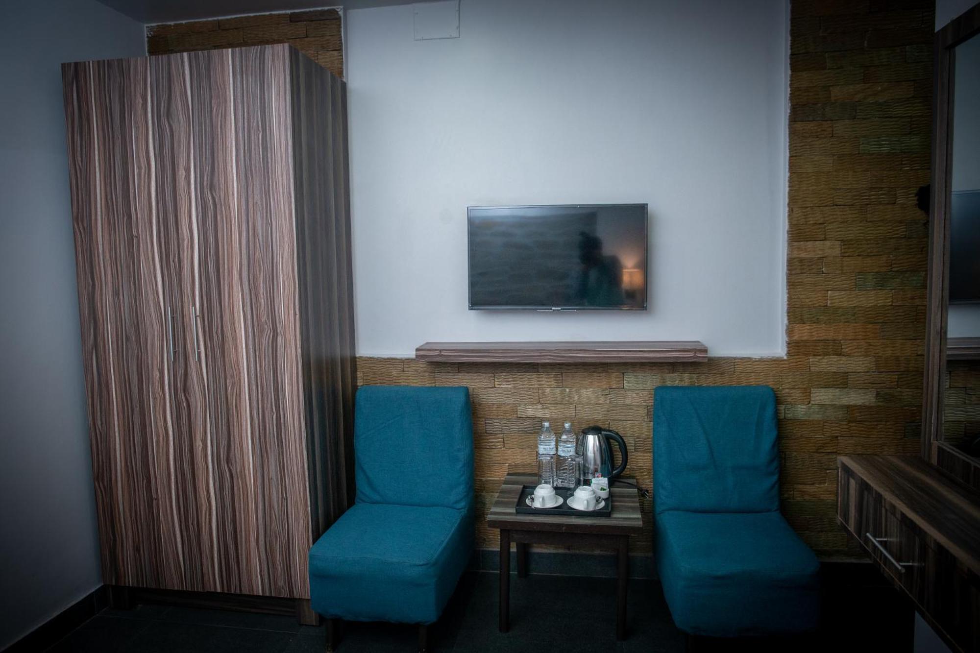 Chautari Boutique Hotel Pokhara Ngoại thất bức ảnh