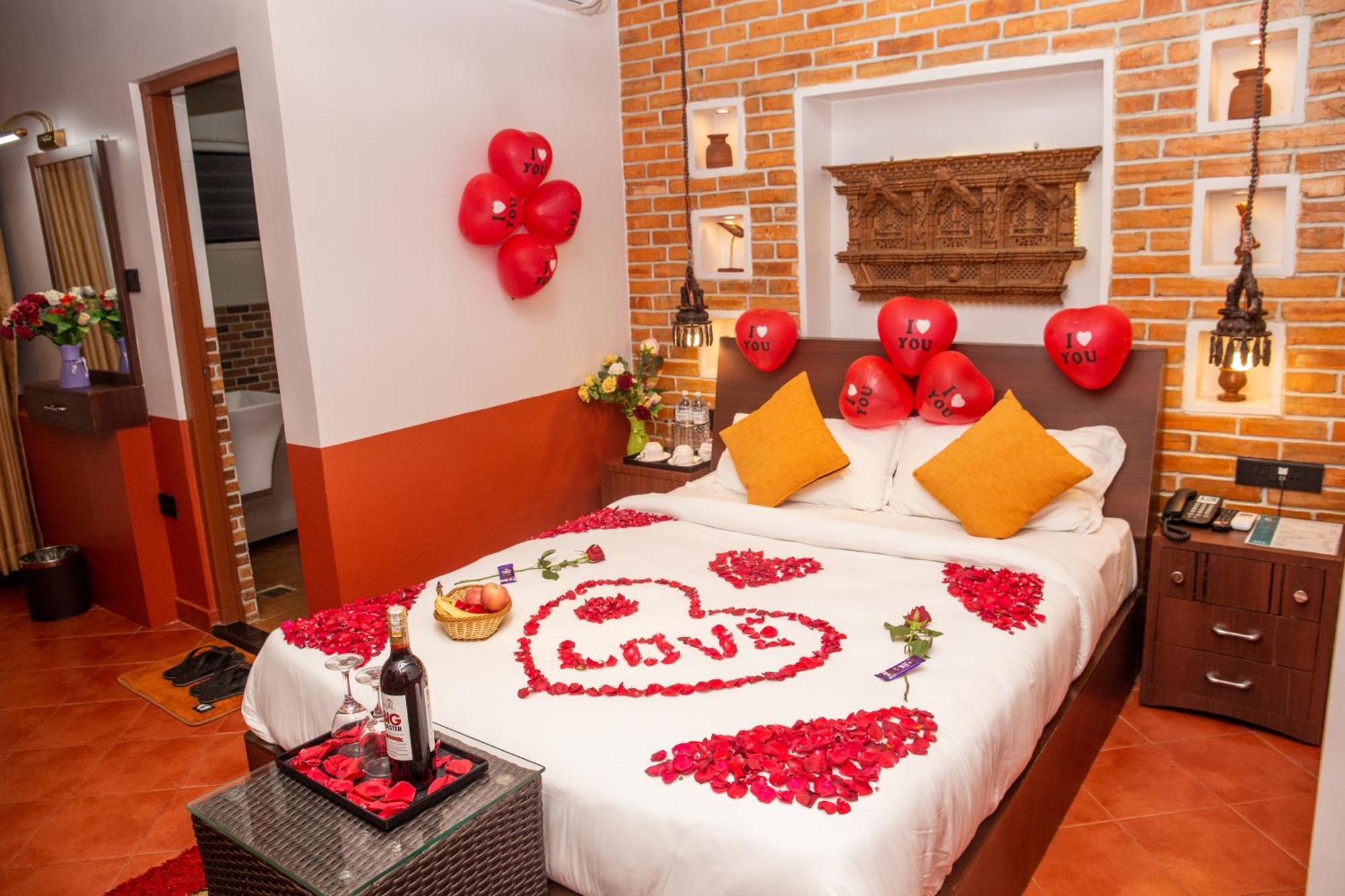 Chautari Boutique Hotel Pokhara Ngoại thất bức ảnh
