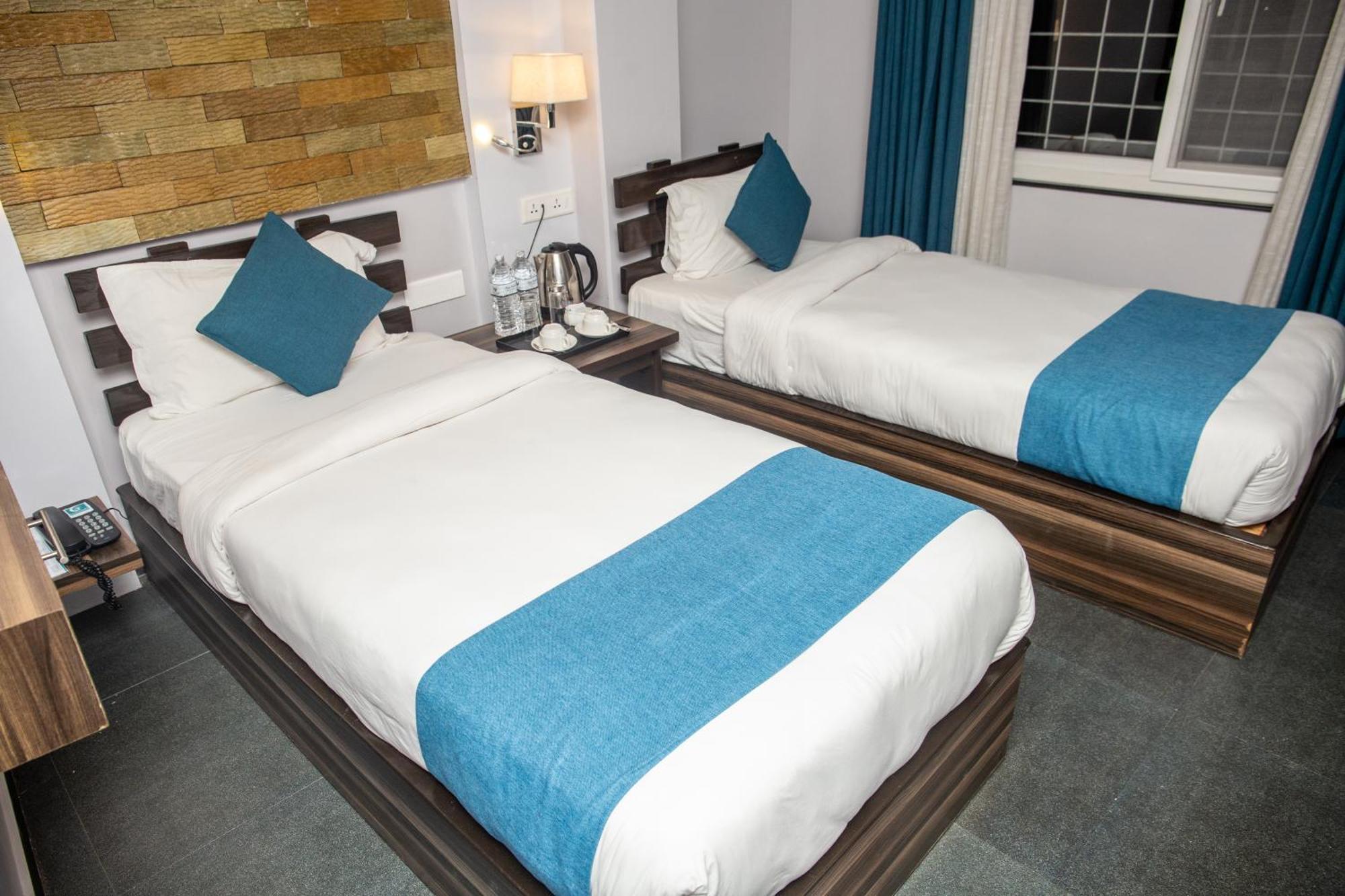 Chautari Boutique Hotel Pokhara Ngoại thất bức ảnh