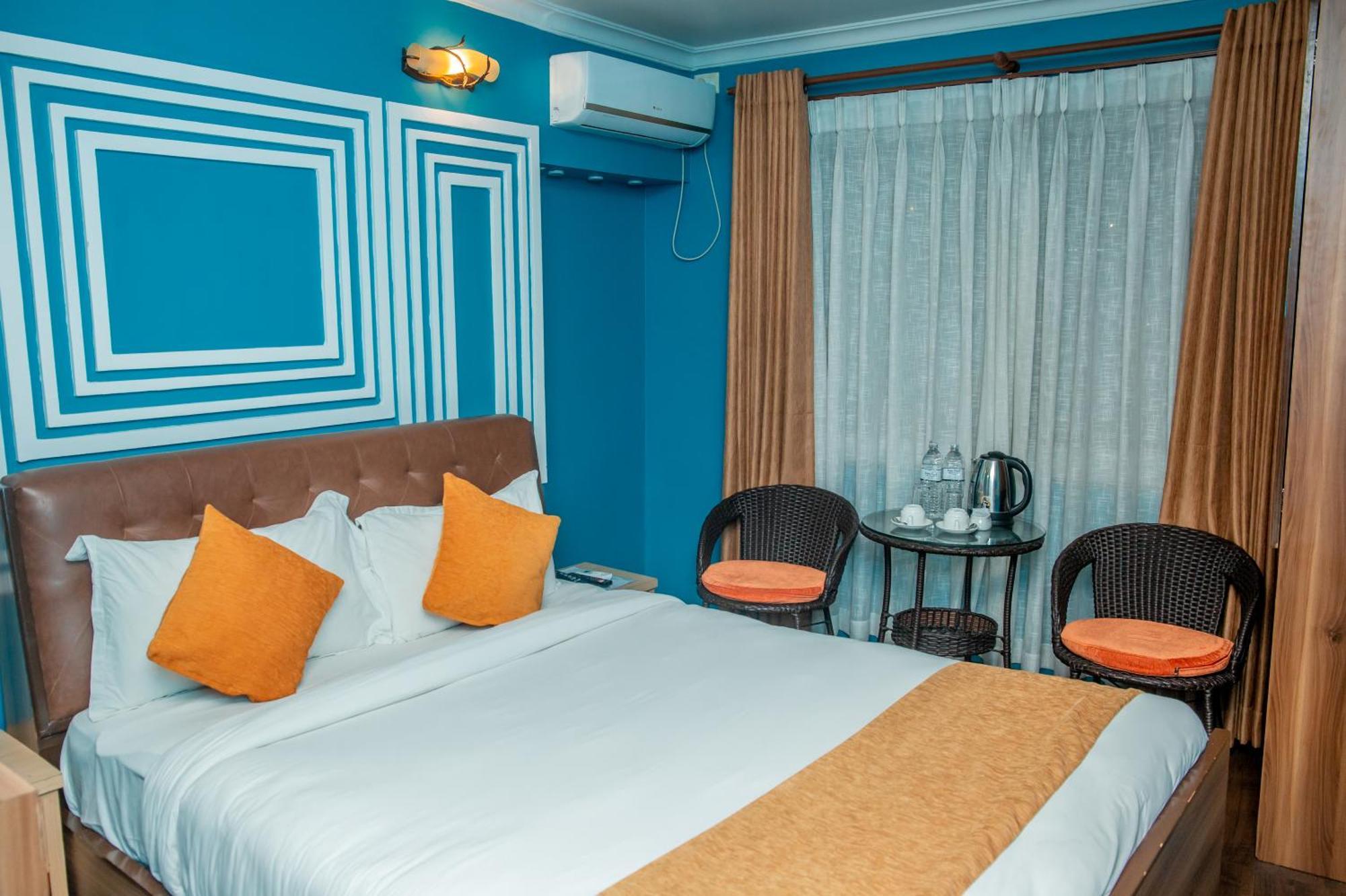 Chautari Boutique Hotel Pokhara Ngoại thất bức ảnh